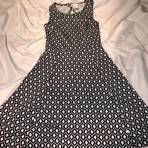 Fitted top, Loose flare